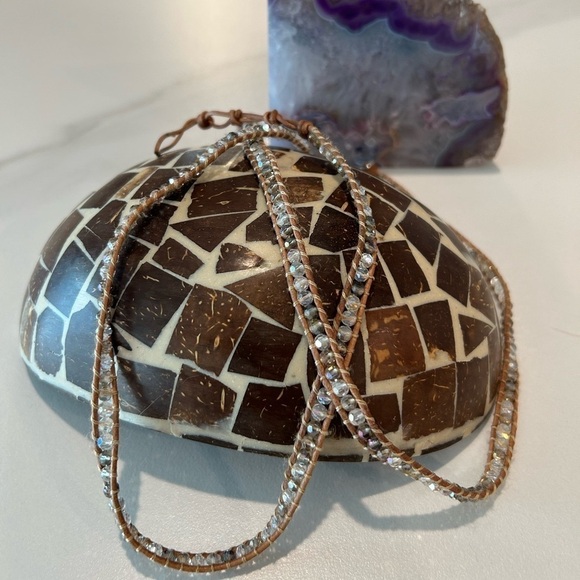 Victoria Emerson iridescent faceted beaded leather wrap bracelet smoked glass - Picture 2 of 3